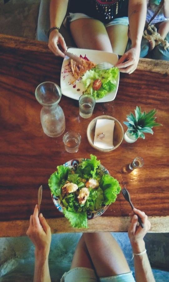 Bed and Breakfast Cafe Des Arts Gili Air Exterior foto