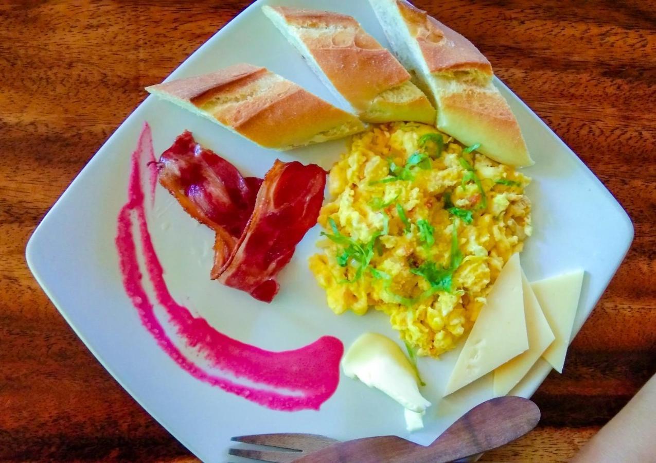 Bed and Breakfast Cafe Des Arts Gili Air Exterior foto